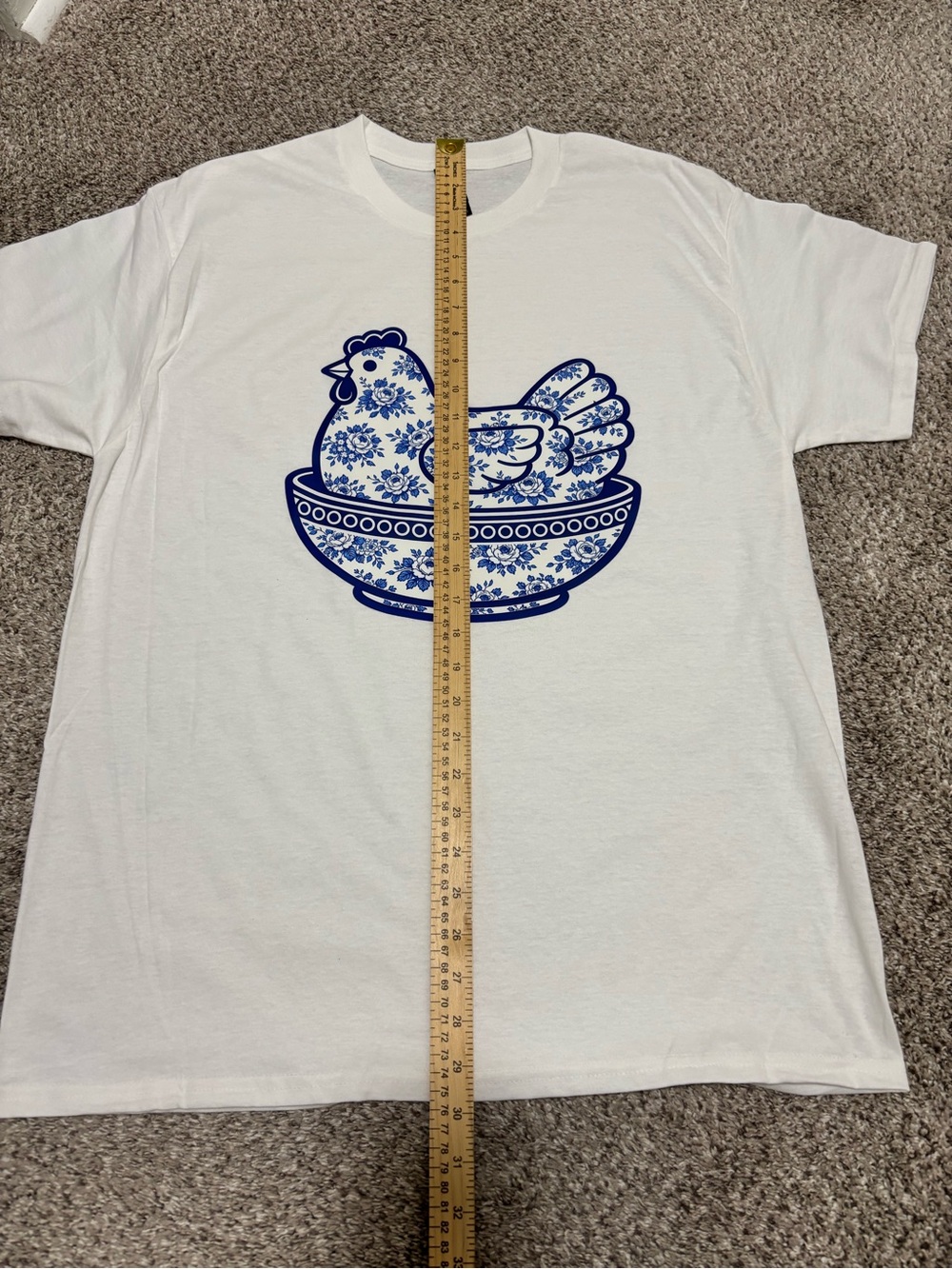DTF Transfer Graphic Tee with Blue Floral Hen On Nest Design New W/O tags - Picture 5 of 5